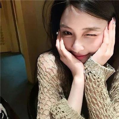 皮裘大衣女人